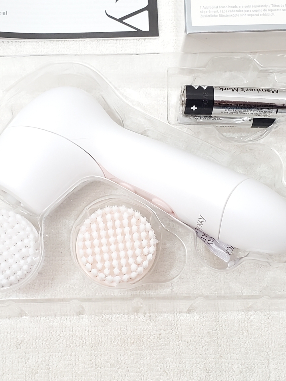 Mary Kay Skinvigorate Cleansing Brush Set New Open Box Complete Two AA Batteries - Picture 2 of 9